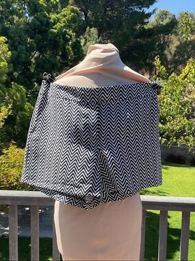 Ann Taylor Black and White Chevron Short